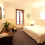 Olajauregi מלון 3*